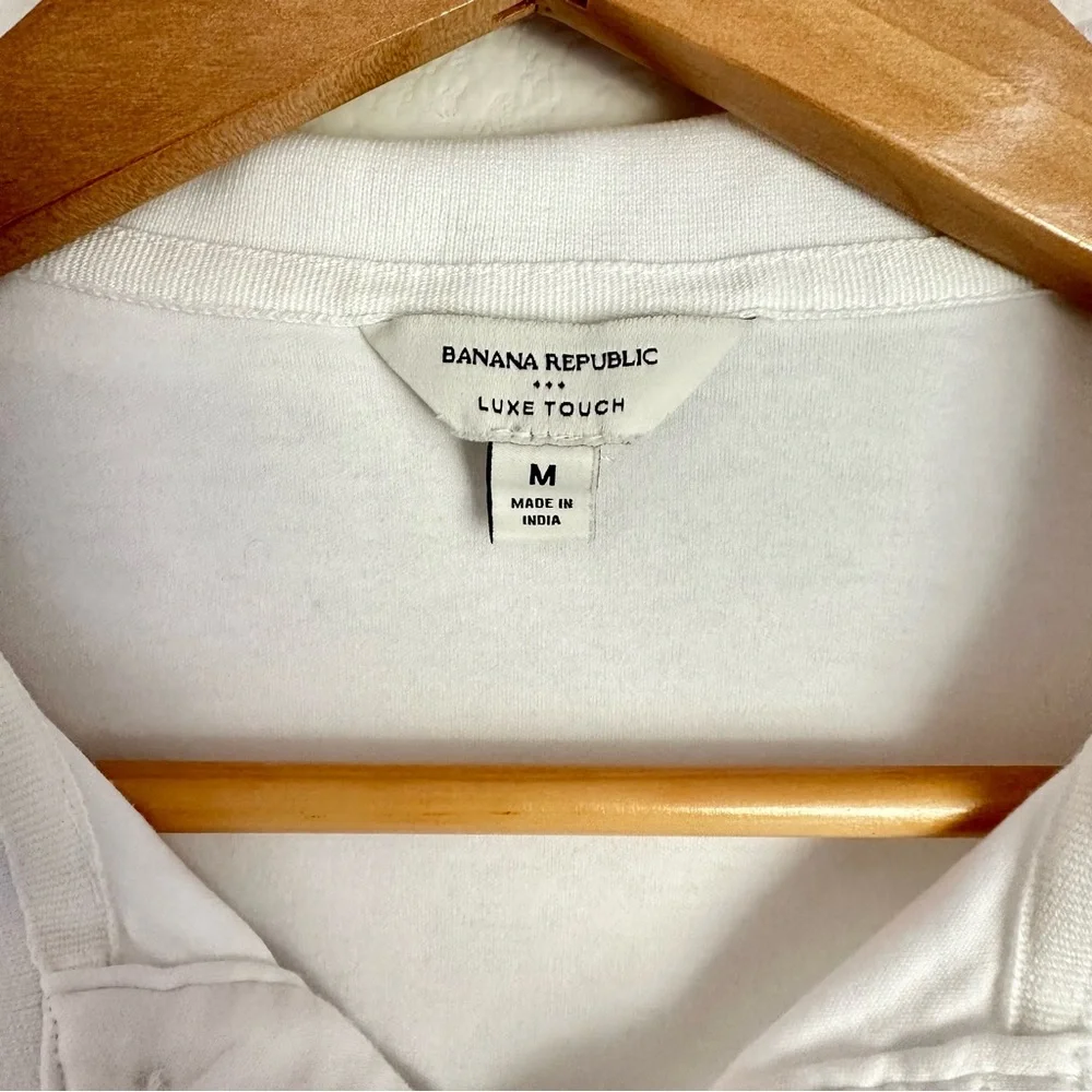 Banana Republic Luxe Touch Mens Classy White Polo Shirt Size Medium Short Sleeve